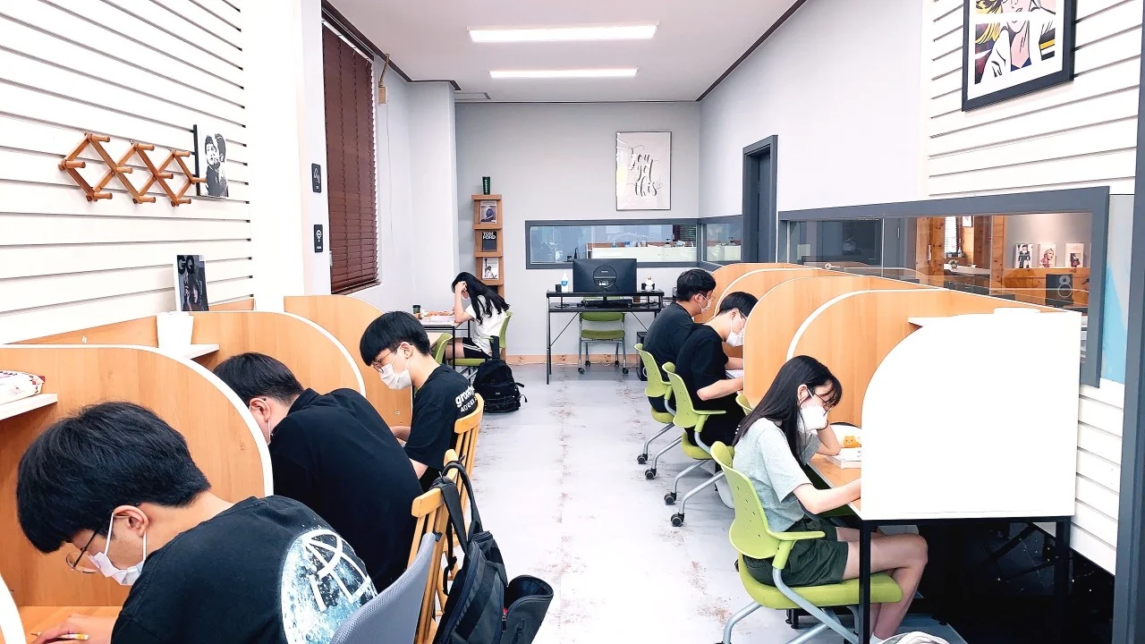 JDP외국어학원 자유롭게 이용하는 자습 공간